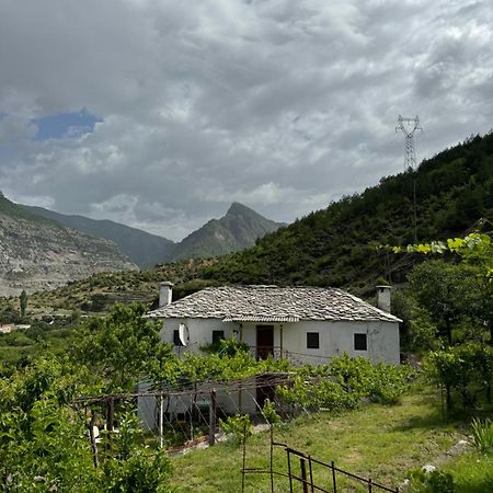 Guest House Noku Koman Екстериор снимка